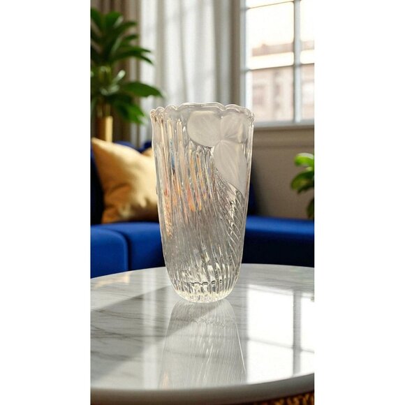 1960s German Bleikristall Anna Hutte Lead Crystal Frosted Iris Flower Rose Vase - Picture 1 of 6